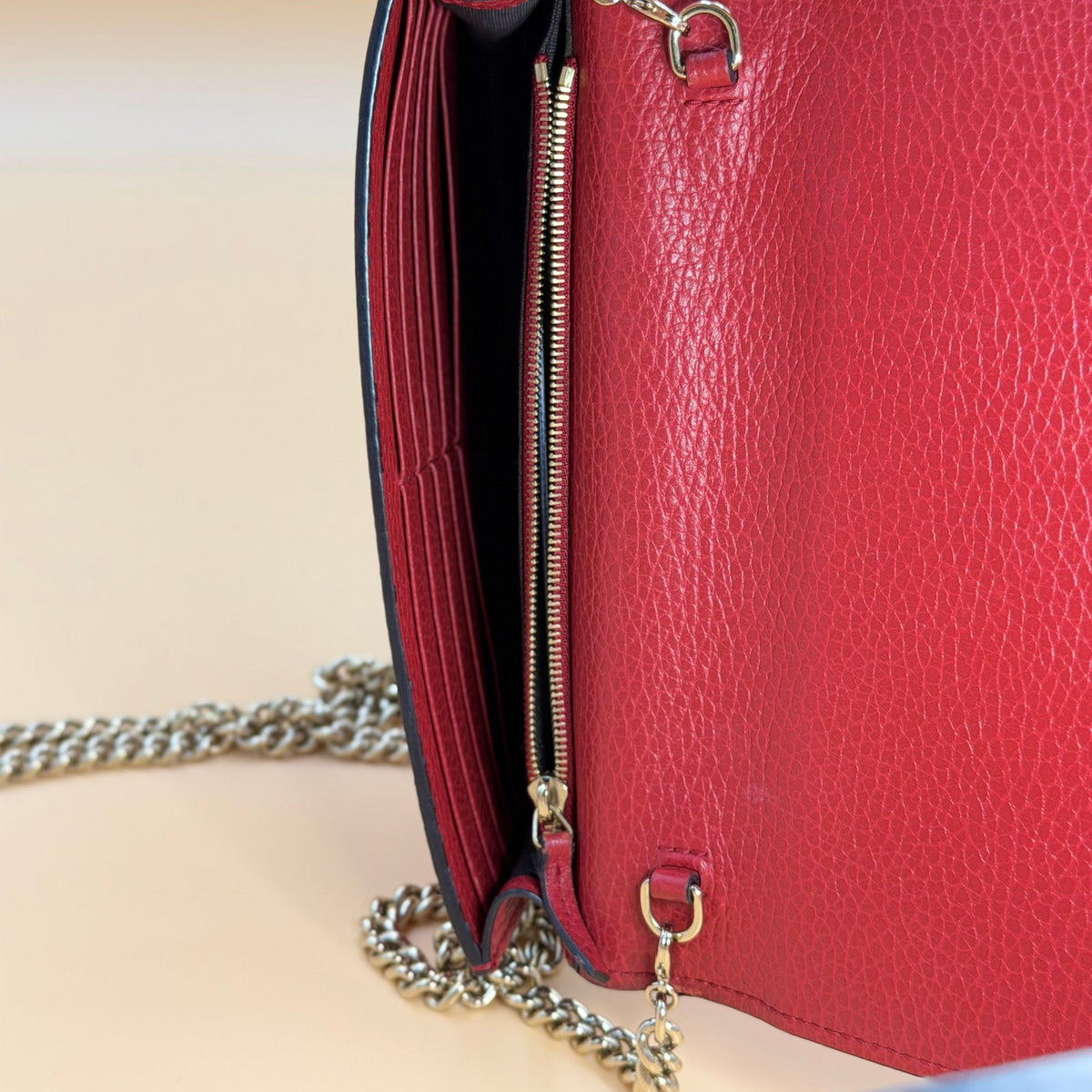 Authentic Gucci Interlocking G Chain Wallet – Red Pebbled Leather | 2-Way |