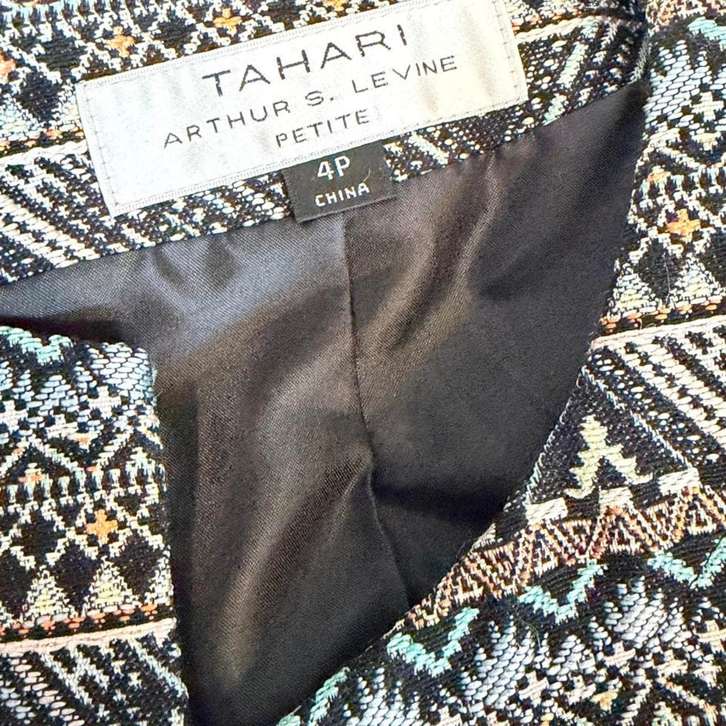 0098 Tahari black, white, and beige geometric patterned elegant boho jacket