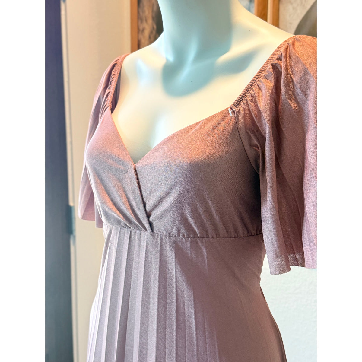 0096 ASOS DESIGN Pink pleated maxi dress with puffy sleeves US 4