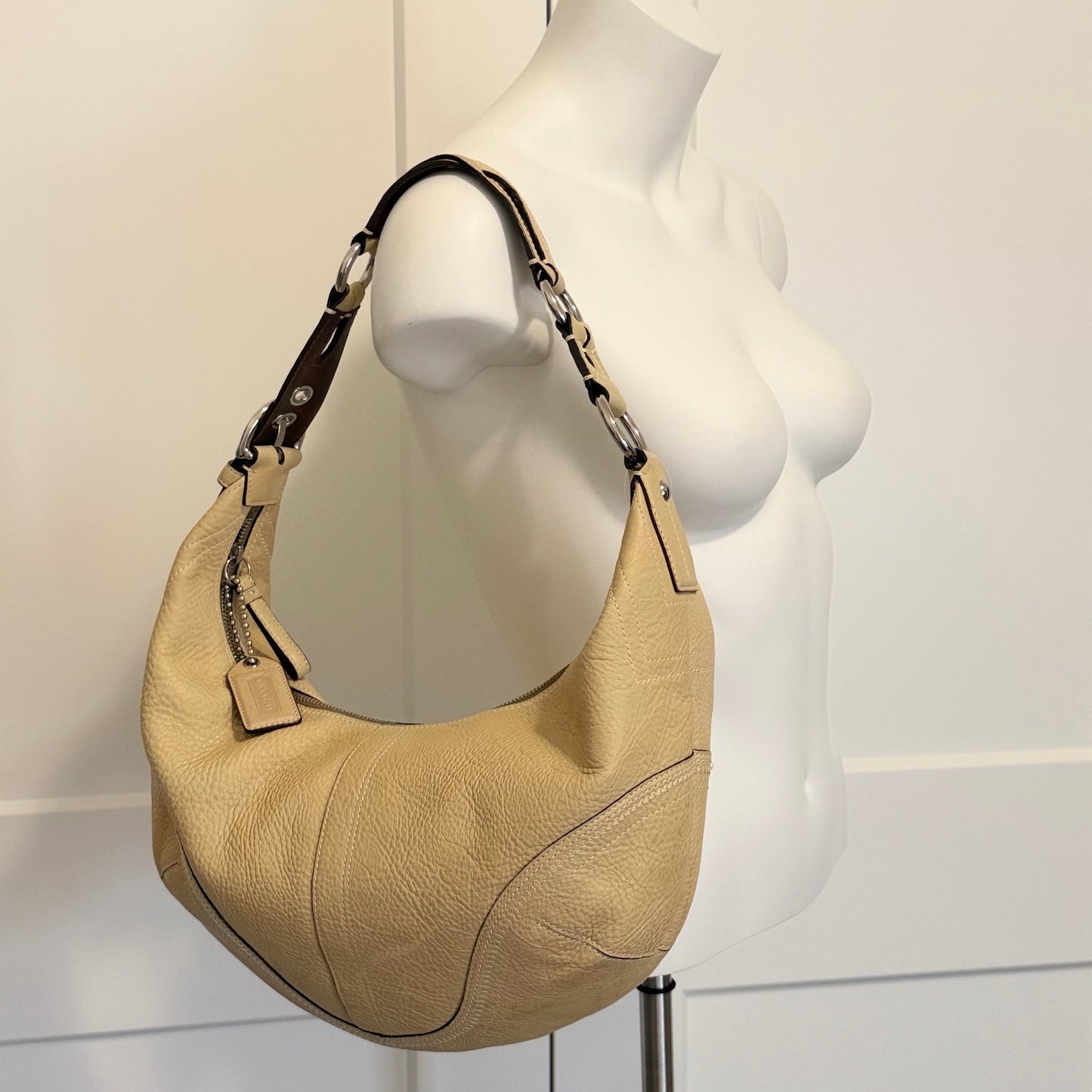 Coach Pebbled Leather Crescent Hobo Shoulder Bag Cream Ivory Silver Hardware