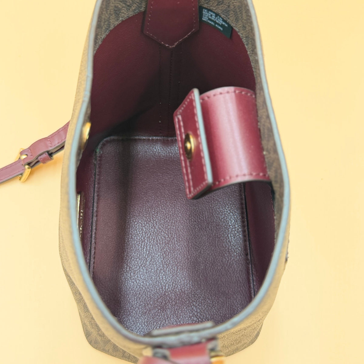 MICHAEL KORS KIMBERLY Small Bucket Bag Messenger Merlot