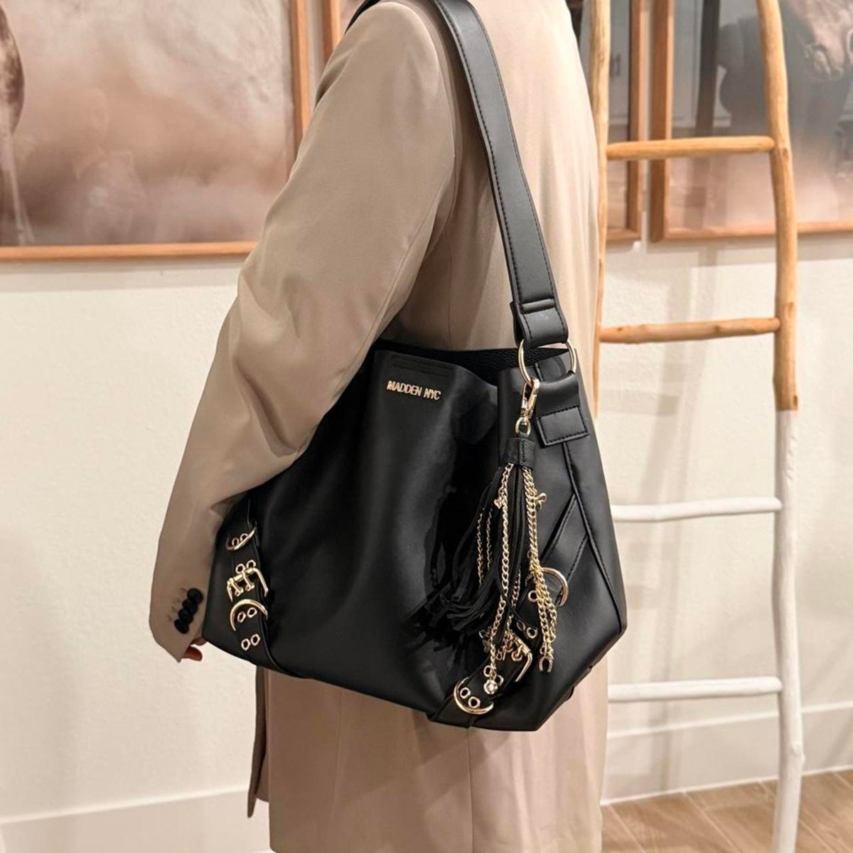 MADDEN NYC WOMEN'S LARGE TOTE HANDBAG