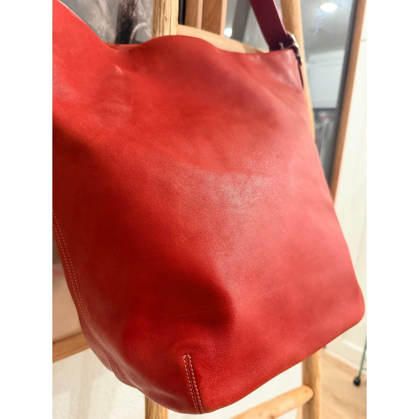 Vintage Coach Legacy Large Duffle Sac 9151 Red Glove Tanned Leather Shoulder Hobo Bag Y2K; Silver hang tag