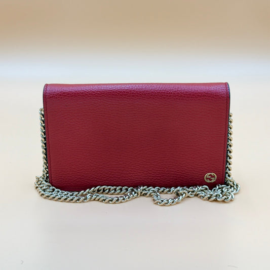 Authentic Gucci Interlocking G Chain Wallet – Red Pebbled Leather | 2-Way |