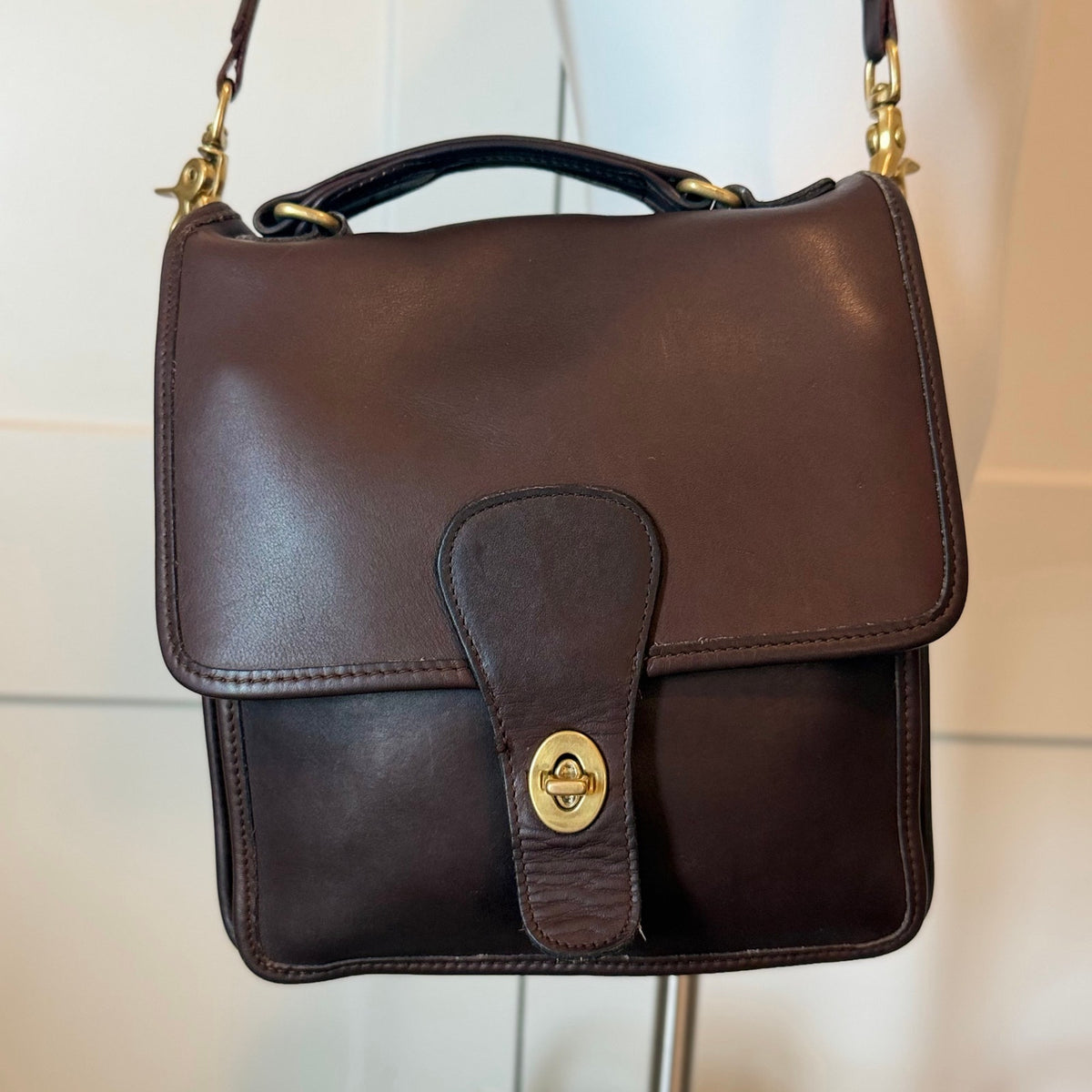 Vintage 1998 Coach Mahogany Station Bag Brown Glove Tanned Leather Crossbody USA J8Y-5130